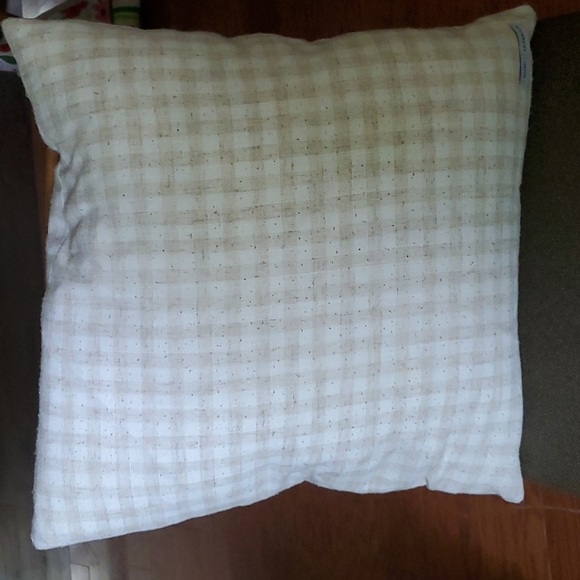 Pillow - Picture 2 of 3
